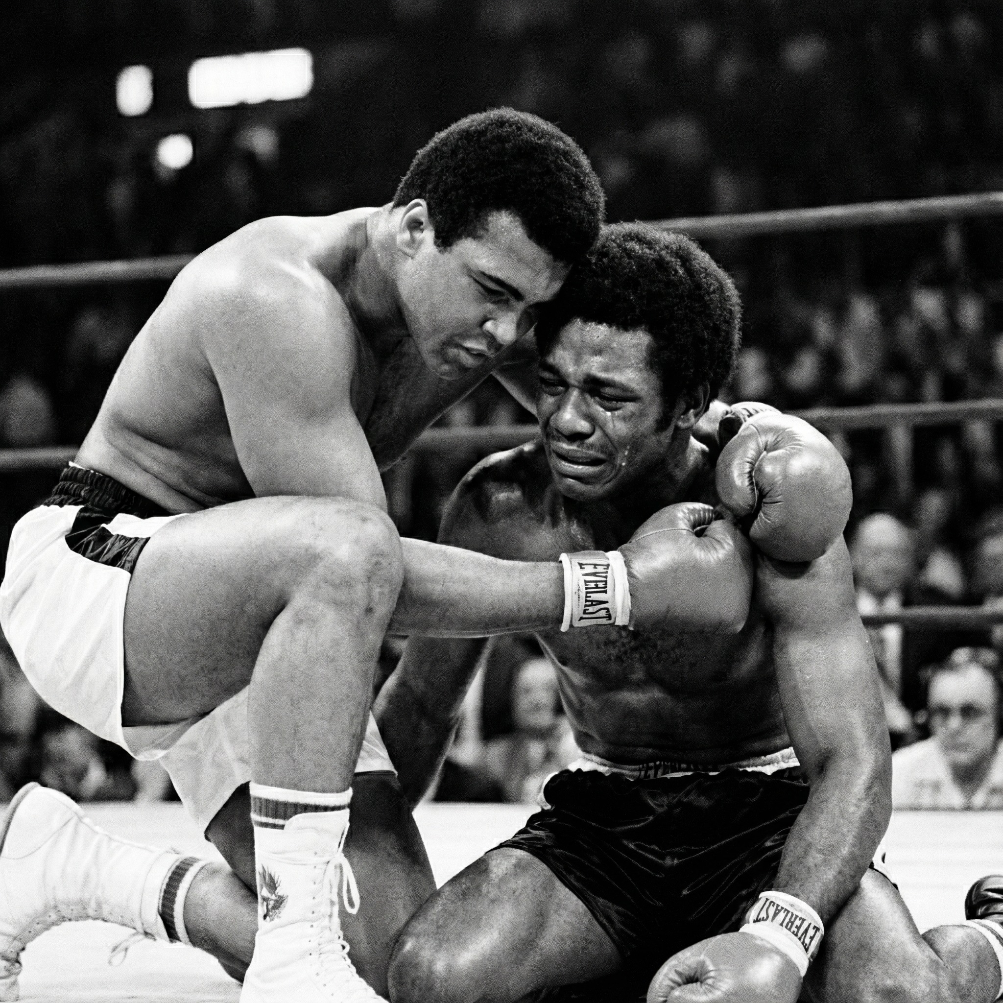 IN THE MIDDLE OF THE FIGHT AGAINST MUHAMMAD ALI, HE RECEIVED THE NEWS THAT HIS WIFE WAS DYING — WHAT ALI DID NEXT, NO ONE SAW COMING