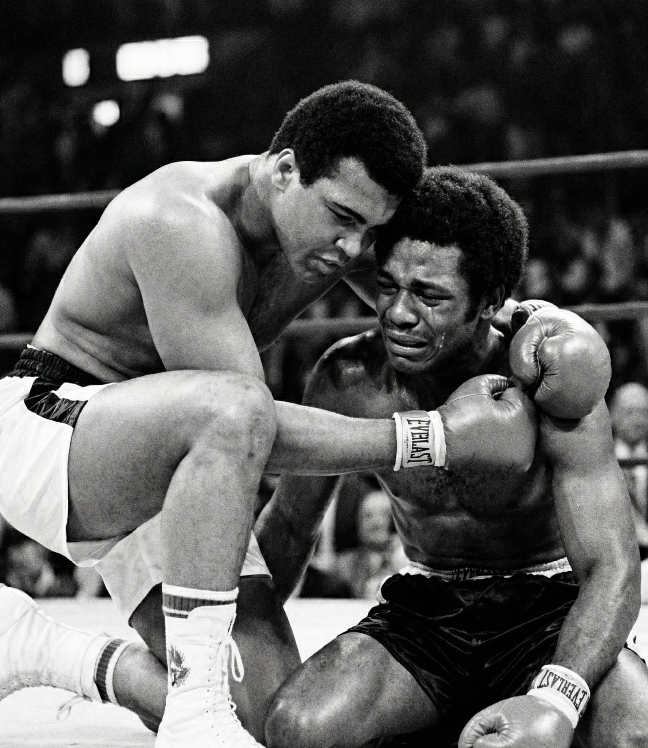 IN THE MIDDLE OF HIS FIGHT AGAINST MUHAMMAD ALI, HE RECEIVED THE NEWS THAT HIS WIFE WAS DYING — WHAT ALI DID NEXT, NO ONE SAW COMING