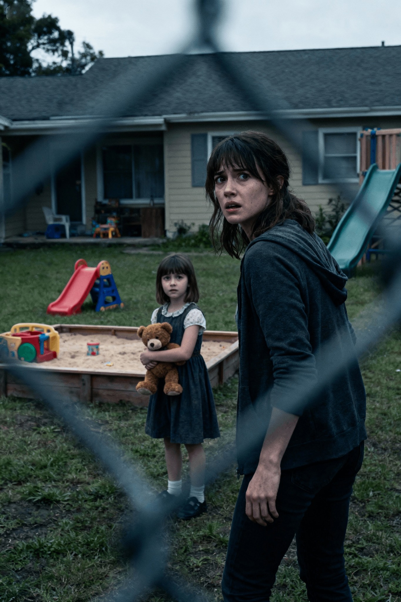 Every day my daughter came back from daycare saying: “There is a girl at my teacher’s house who looks exactly like me.” I began to investigate in silence… and ended up discovering a cruel truth involving my husband’s family.